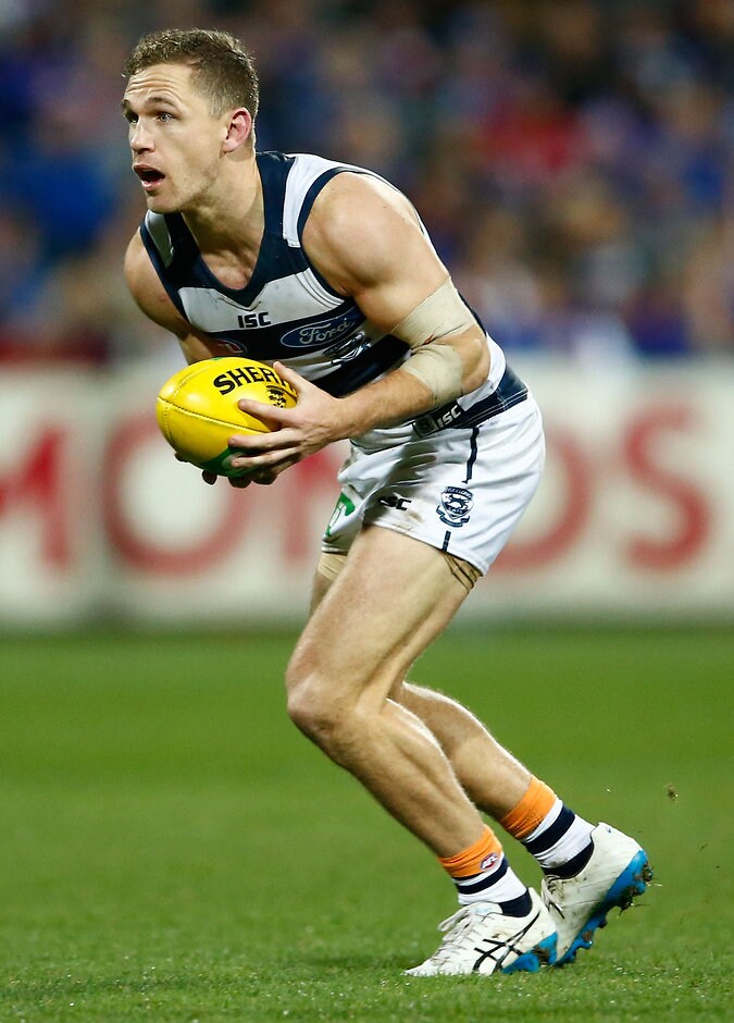 GEELONG, AUSTRALIA - JULY 29: Joel Selwood of the Cats in action during the 2016 AFL Round 19 match between the Geelong Cats and the Western Bulldogs at Simonds Stadium on July 29, 2016 in Geelong, Australia. (Photo by Adam Trafford/AFL Media)